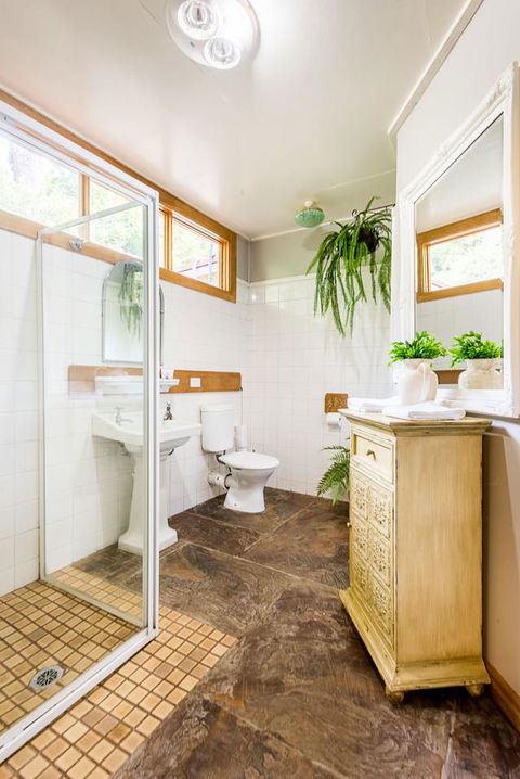 Avalon House - Accommodation Tasmania 21