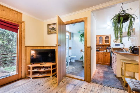 Avalon House - Accommodation Tasmania 42