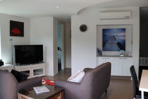 130 At The Waves - Accommodation Tasmania 5