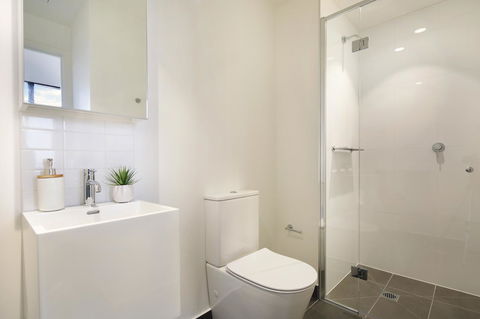 Experience Platinum Hotel Apartments - Accommodation Tasmania 27