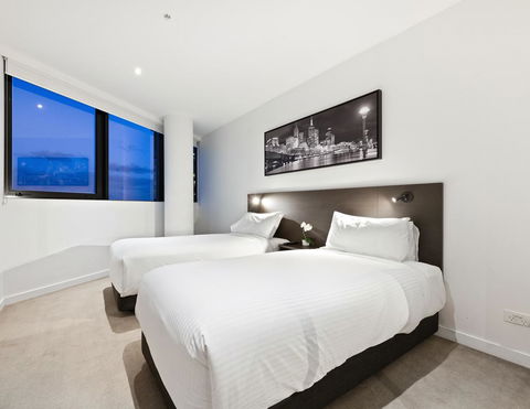 Experience Platinum Hotel Apartments - Accommodation Tasmania 6
