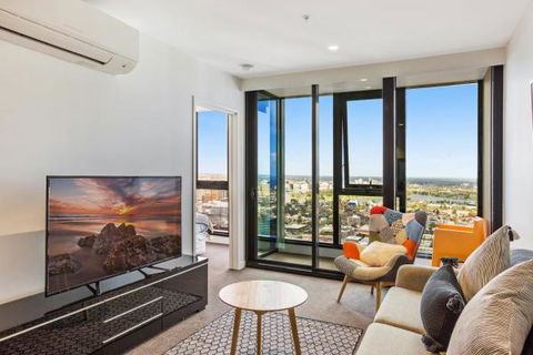 Experience Platinum Hotel Apartments - Accommodation Tasmania 5