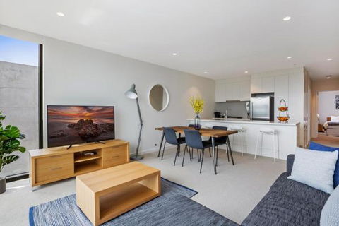 Experience Platinum Hotel Apartments - Accommodation Tasmania 3