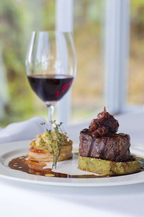 Chris\'s Beacon Point Restaurant & Villas - Accommodation Tasmania 10