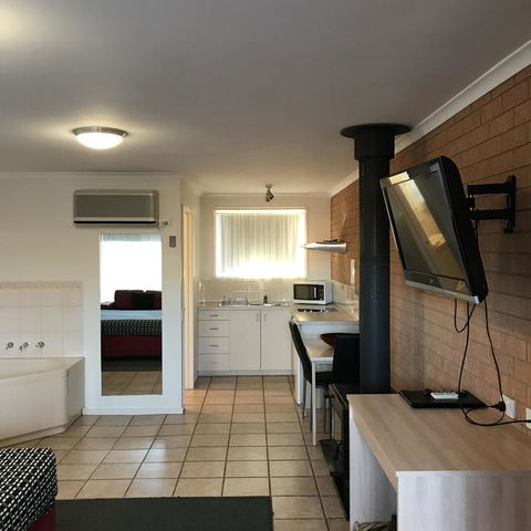 Beachcomber Motel & Apartments - Accommodation Tasmania 5