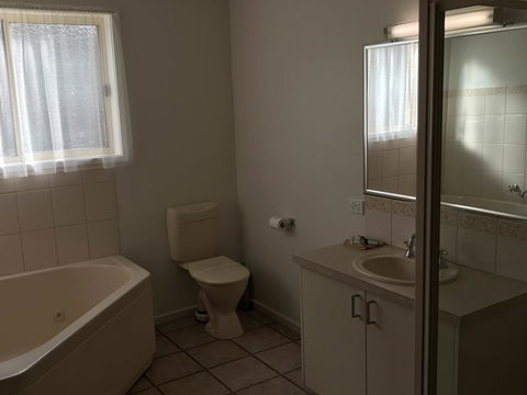 Beachcomber Motel & Apartments - Accommodation Tasmania 9