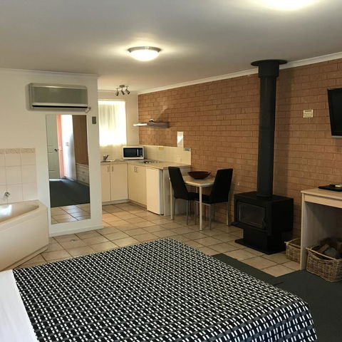 Beachcomber Motel & Apartments - Accommodation Tasmania 6