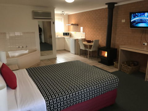 Beachcomber Motel & Apartments - Accommodation Tasmania 2