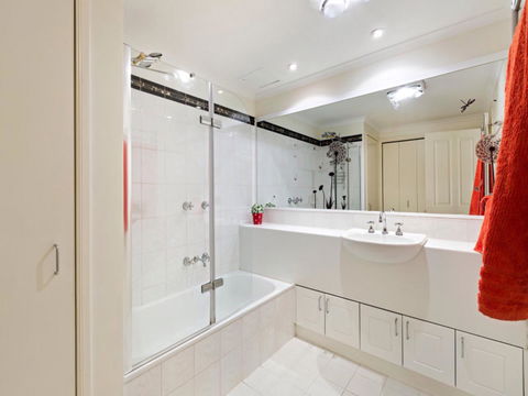Melbourne Luxury Paradise - Accommodation Tasmania 9