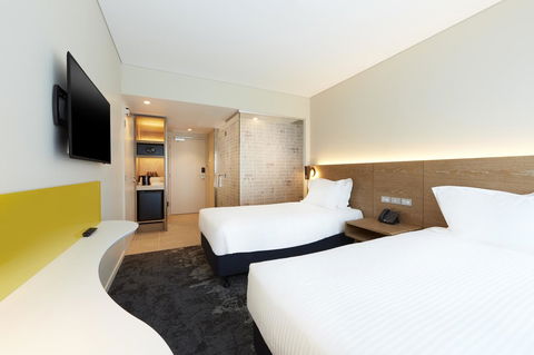 Holiday Inn Express Melbourne Southbank, An IHG Hotel - Accommodation Tasmania 11