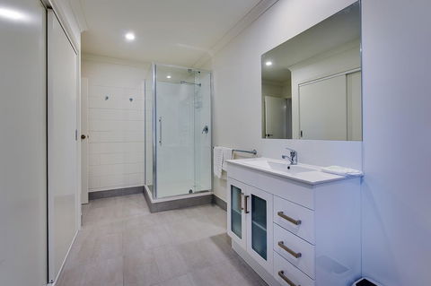 Allambi Holiday Apartments - Accommodation Tasmania 37