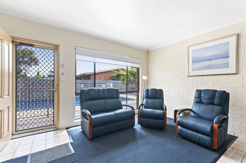 Allambi Holiday Apartments - Accommodation Tasmania 13
