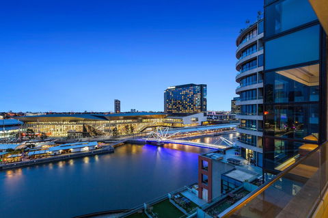 Melbourne Holiday Apartments Flinders Wharf - Accommodation Tasmania 10