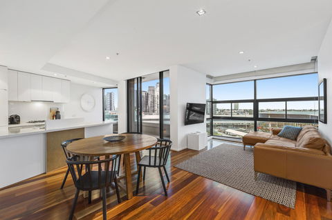Melbourne Holiday Apartments Flinders Wharf - Accommodation Tasmania 9