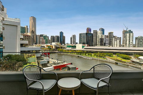 Melbourne Holiday Apartments Flinders Wharf - Accommodation Tasmania 2