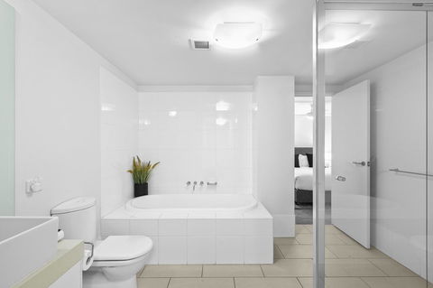 Melbourne Holiday Apartments Flinders Wharf - Accommodation Tasmania 33
