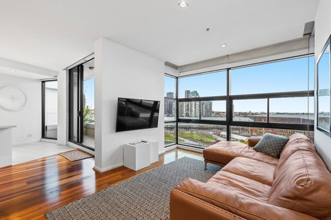 Melbourne Holiday Apartments Flinders Wharf - Accommodation Tasmania 6