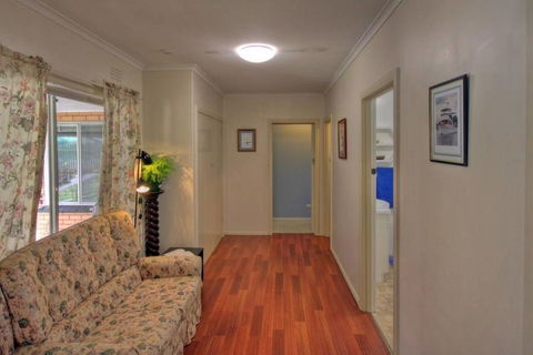 Jacaranda House - Accommodation Tasmania 5