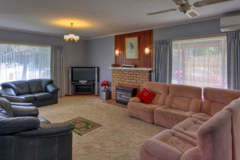 Jacaranda House - Accommodation Tasmania 1
