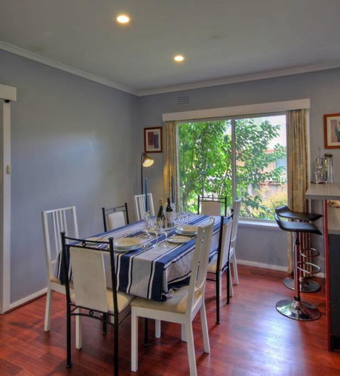 Jacaranda House - Accommodation Tasmania 3