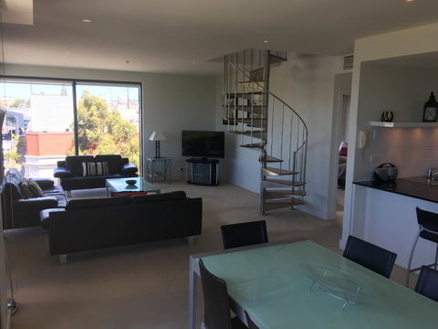 Geelong Waterfront Penthouse Apartment - Accommodation Tasmania 10