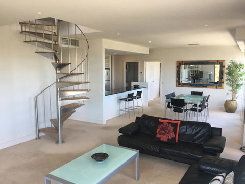 Geelong Waterfront Penthouse Apartment - Accommodation Tasmania 3