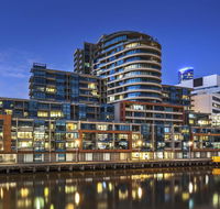 Waterfront Melbourne Apartments - Accommodation Tasmania