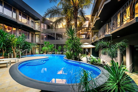 BEST WESTERN PLUS Travel Inn - Accommodation Tasmania 1