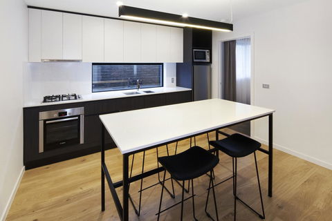 Lakes Edge Apartments - Accommodation Tasmania 6