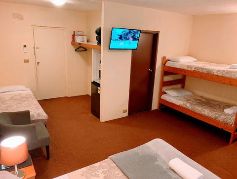 Mountain Creek Motel Bar & Restaurant - Accommodation Tasmania 4