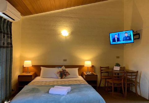 Mountain Creek Motel Bar & Restaurant - Accommodation Tasmania 24