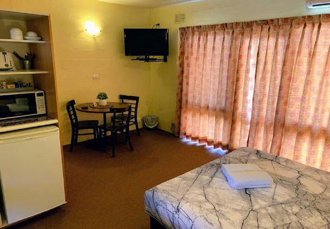 Mountain Creek Motel Bar & Restaurant - Accommodation Tasmania 31