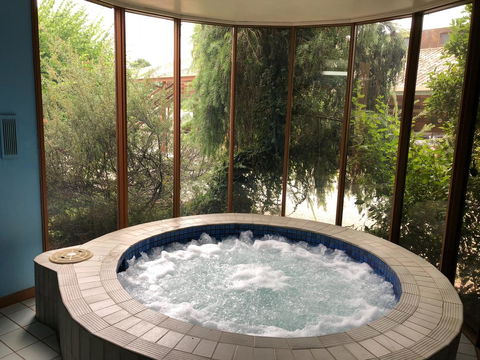 Mountain Creek Motel Bar & Restaurant - Accommodation Tasmania 42