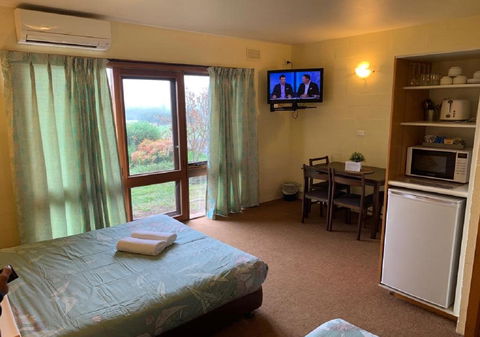 Mountain Creek Motel Bar & Restaurant - Accommodation Tasmania 33