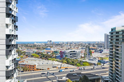 Complete Host Tiara Apartments - Accommodation Tasmania 9