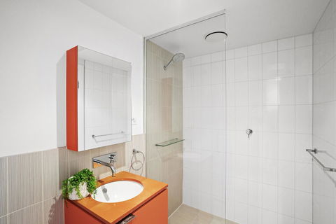 Complete Host Tiara Apartments - Accommodation Tasmania 3