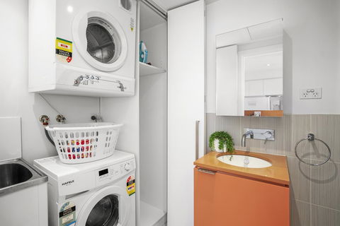 Complete Host Tiara Apartments - Accommodation Tasmania 8