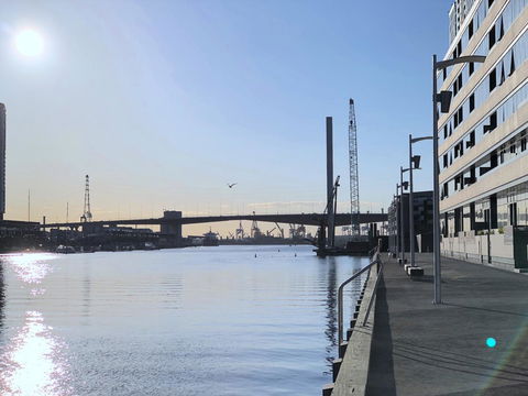 Pride Docklands Waterfront Apartment City View - Accommodation Tasmania 6