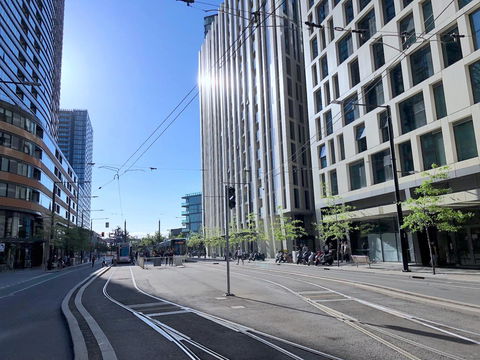 Pride Docklands Waterfront Apartment City View - Accommodation Tasmania 4