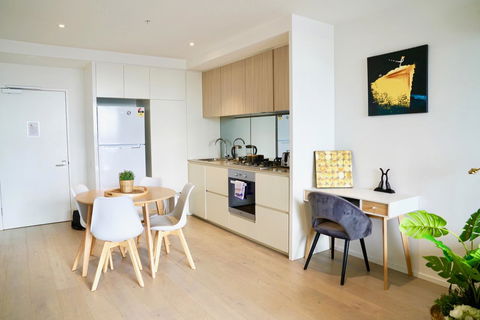 Pride Docklands Waterfront Apartment City View - Accommodation Tasmania 13