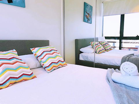Pride Docklands Waterfront Apartment City View - Accommodation Tasmania 8