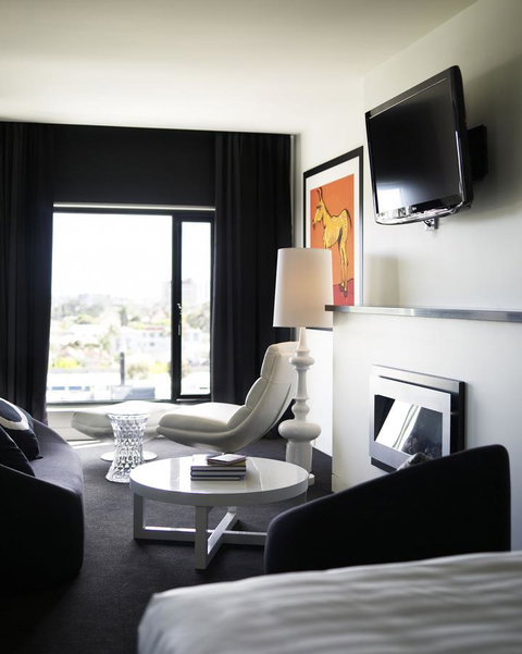 The Cullen Melbourne - Art Series - Accommodation Tasmania 13