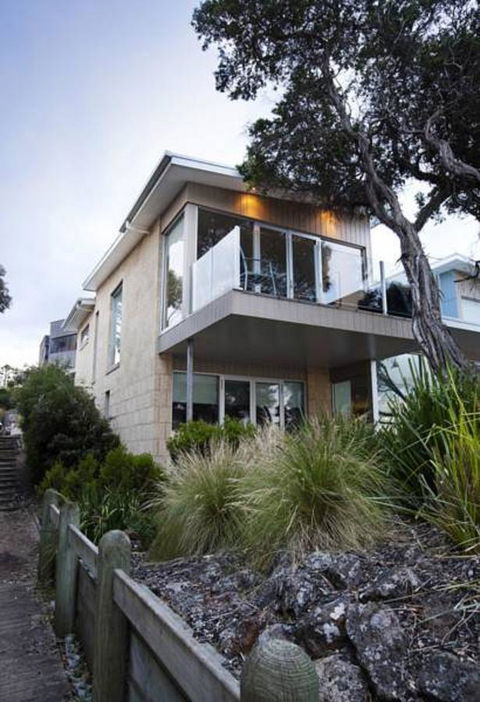 Battery Cove Beach Front Apartment - Accommodation Tasmania 0