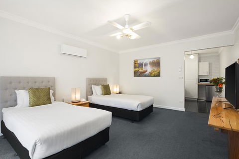 The International Motel Apollo Bay - Accommodation Tasmania 13