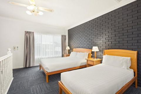 The International Motel Apollo Bay - Accommodation Tasmania 9
