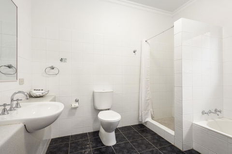 The International Motel Apollo Bay - Accommodation Tasmania 11