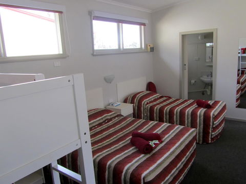 The Highlander Motel - 24HR Check In - Accommodation Tasmania 23