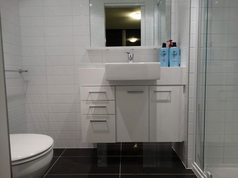 Cloud9 Luxury Apartments - Accommodation Tasmania 10
