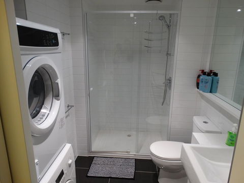 Cloud9 Luxury Apartments - Accommodation Tasmania 11