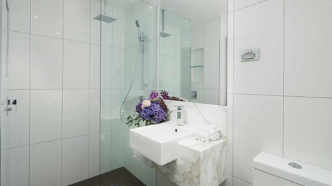 Crowne Plaza Melbourne Carlton, An IHG Hotel - Accommodation Tasmania 10
